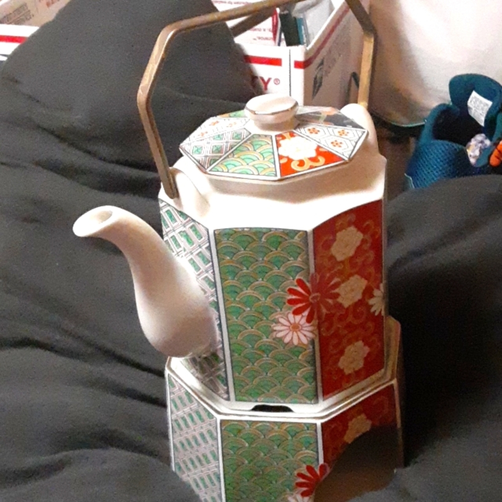 Arita Imari Fan Fine Porcelain Teapot, No Cracks Or Chips, missing warmer